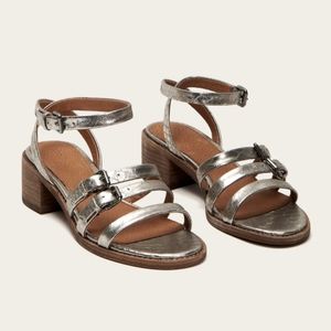 FRYE Cindy Buckle Sandal Silver Womens